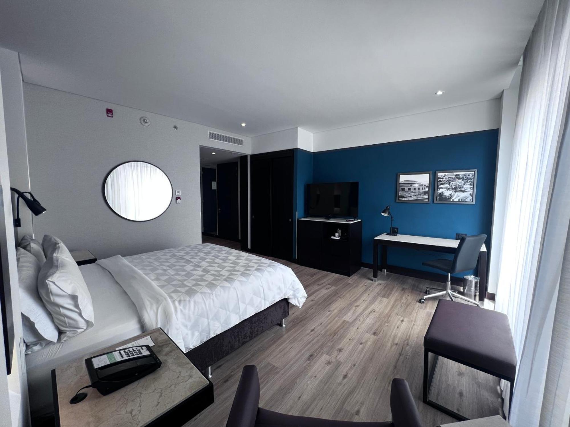 Holiday Inn Bogota Airport By Ihg Exterior foto