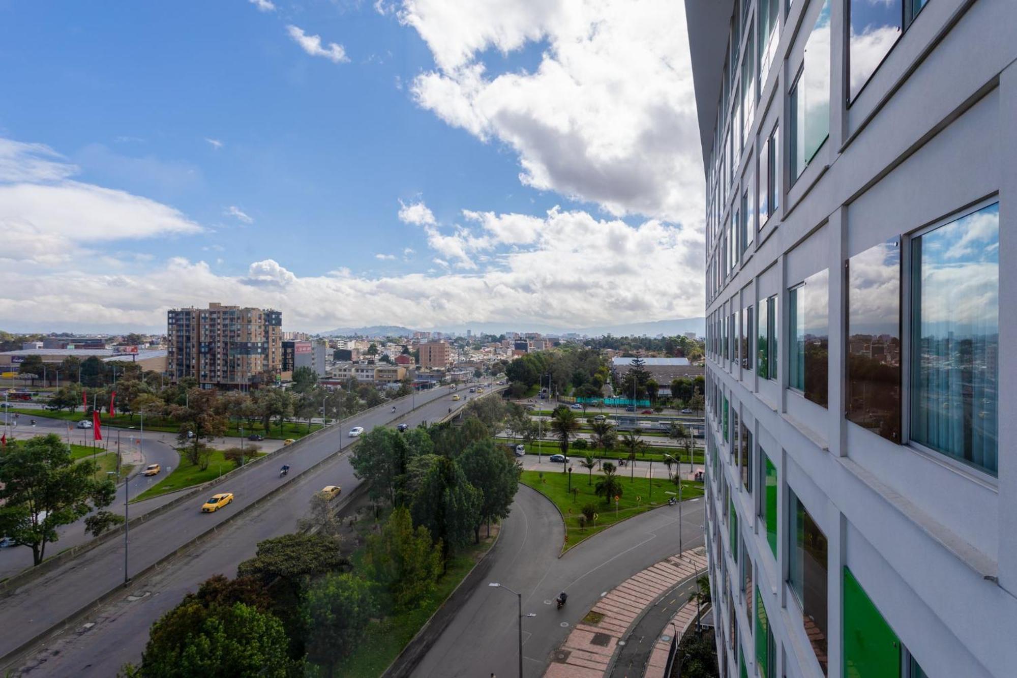 Holiday Inn Bogota Airport Exterior foto